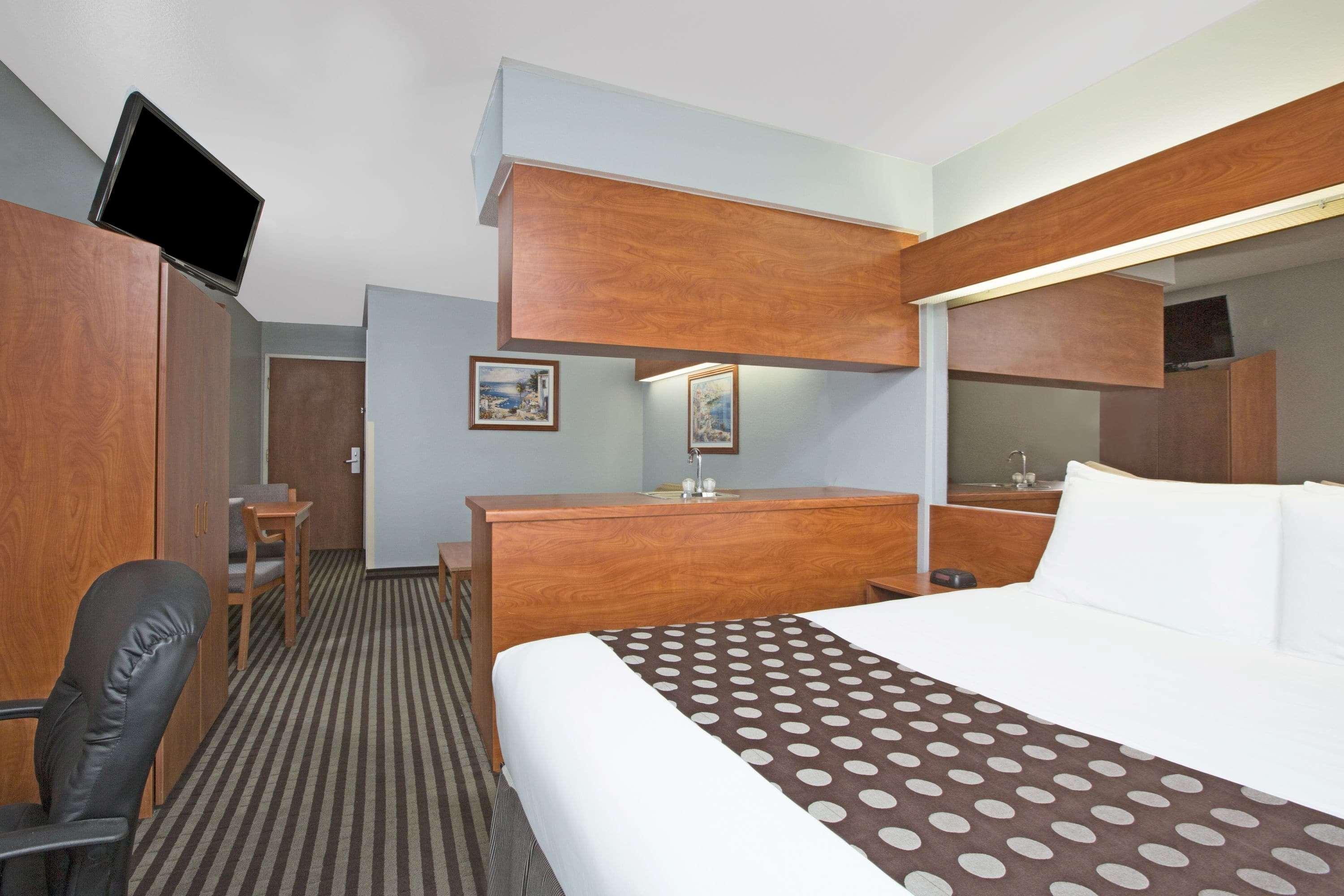 Microtel Inn & Suites By Wyndham Garland/Dallas Extérieur photo
