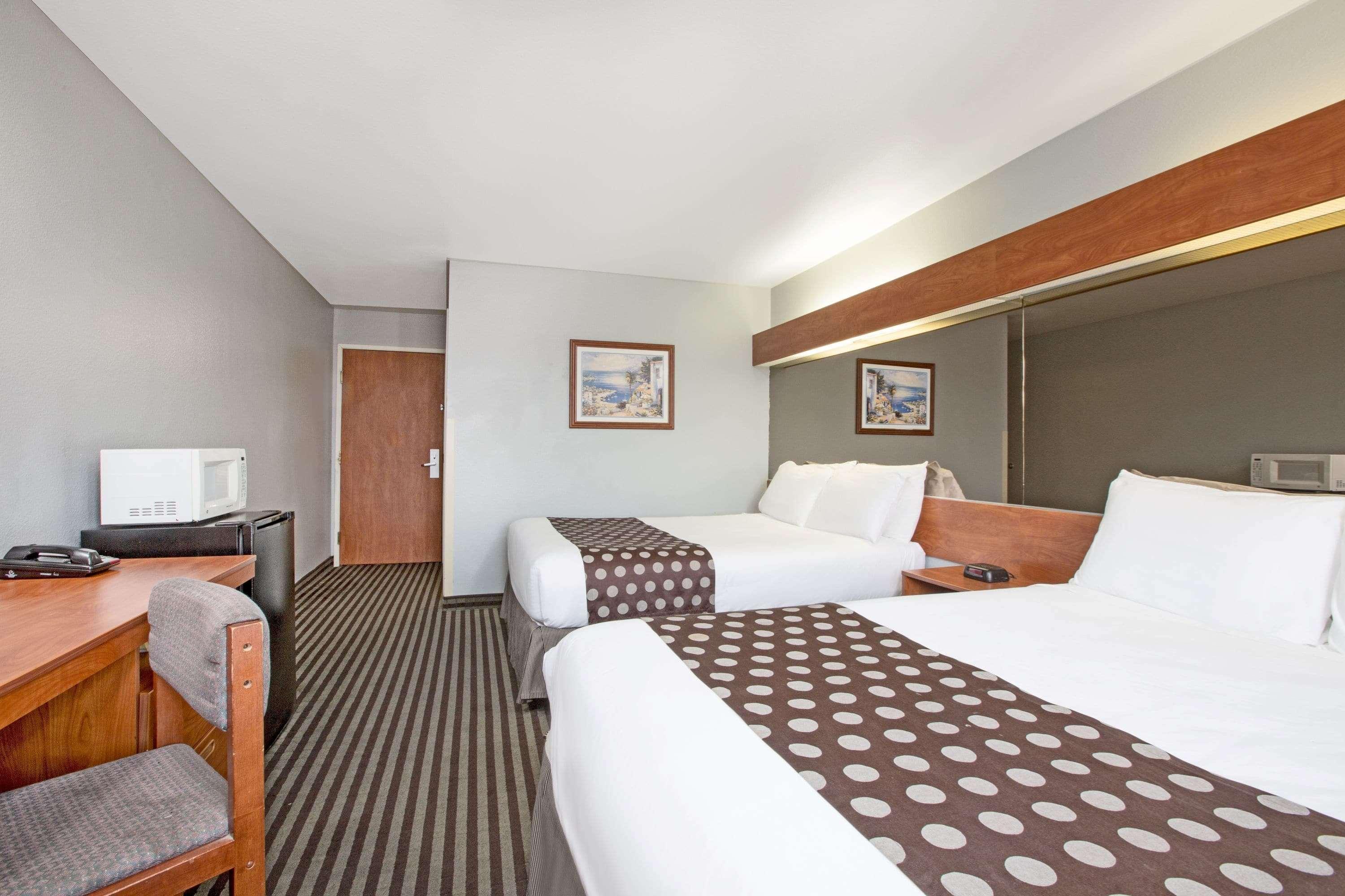 Microtel Inn & Suites By Wyndham Garland/Dallas Extérieur photo