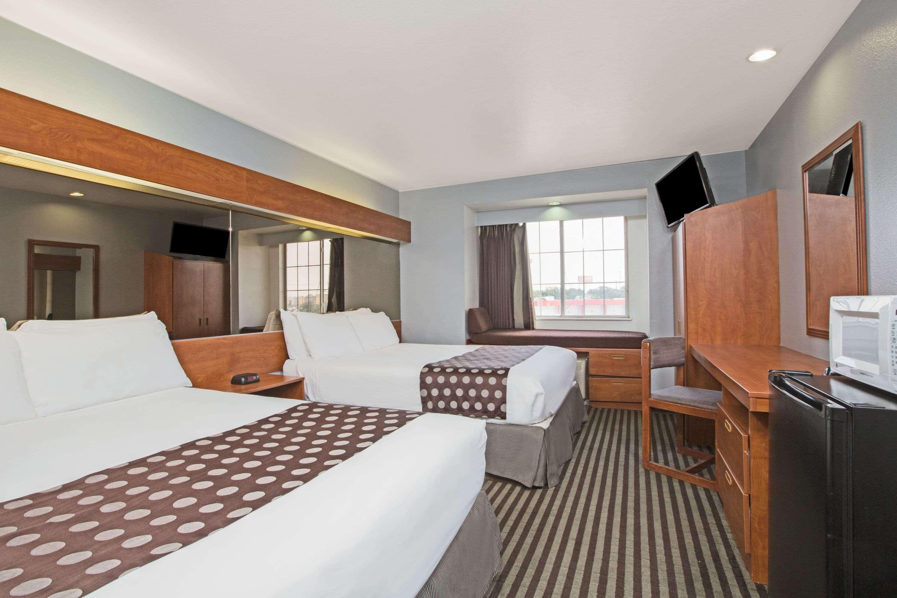 Microtel Inn & Suites By Wyndham Garland/Dallas Extérieur photo